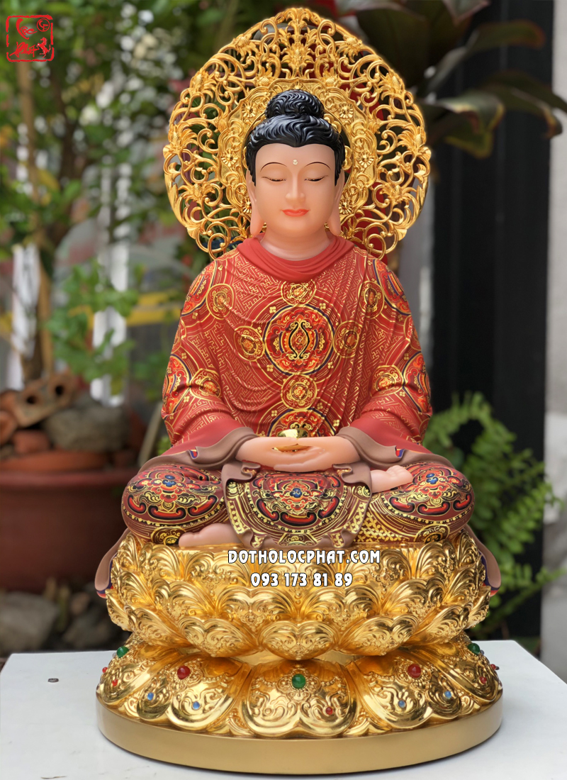 Tượng Phật Thích Ca tĩnh tâm áo gấm đỏ có hào quang