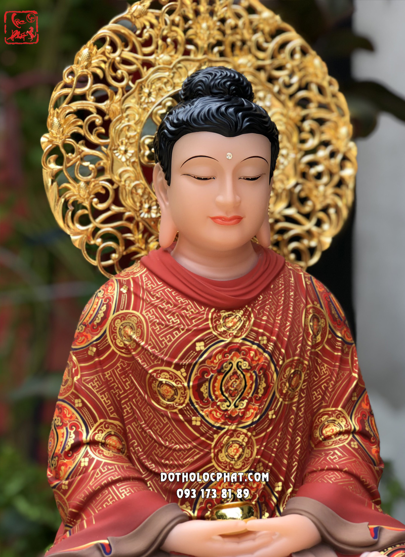 Tượng Phật Thích Ca tĩnh tâm áo gấm đỏ hào quang