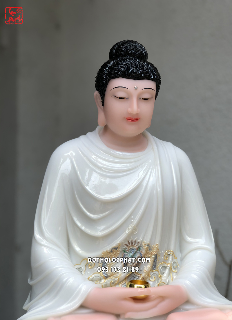 Tượng Phật Thích Ca tĩnh tâm trắng áo hoa ngồi bệ đá
