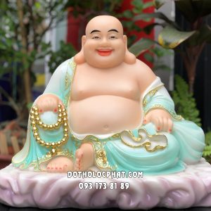 Tượng Phật Di Lặc ngồi bệ đá áo xanh viền vàng tràng hạt